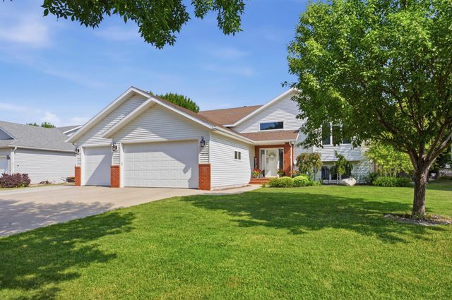 3515 44th Avenue S, Fargo, ND 58104