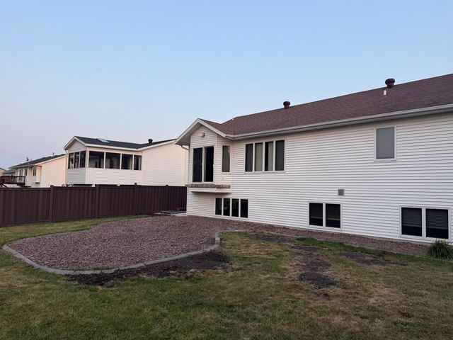 3515 44th Avenue S, Fargo, ND 58104