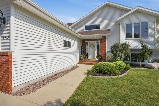 3515 44th Avenue S, Fargo, ND 58104
