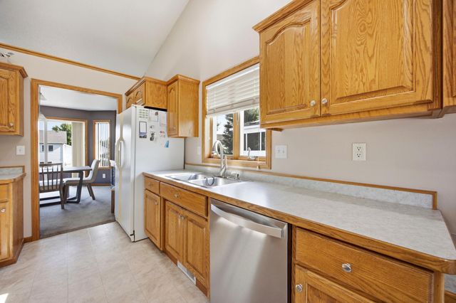 3515 44th Avenue S, Fargo, ND 58104