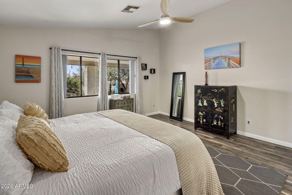Image 15 of property listing at 229 E JORDON Lane, Phoenix, AZ 85086
