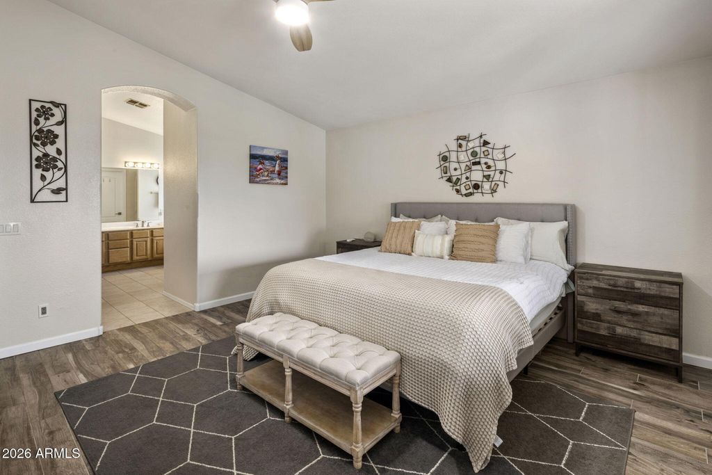 Image 16 of property listing at 229 E JORDON Lane, Phoenix, AZ 85086