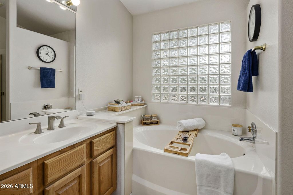 Image 18 of property listing at 229 E JORDON Lane, Phoenix, AZ 85086