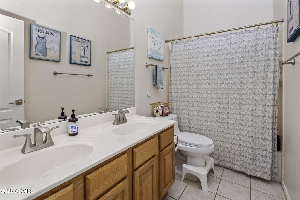 Image 22 of property listing at 229 E JORDON Lane, Phoenix, AZ 85086
