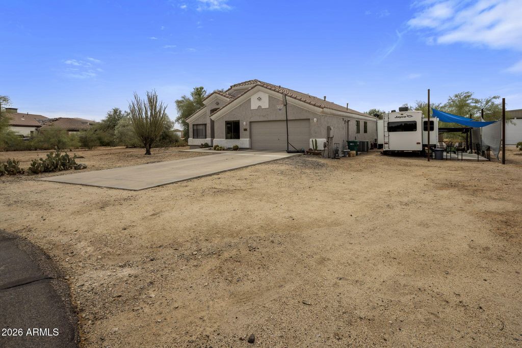 Image 3 of property listing at 229 E JORDON Lane, Phoenix, AZ 85086