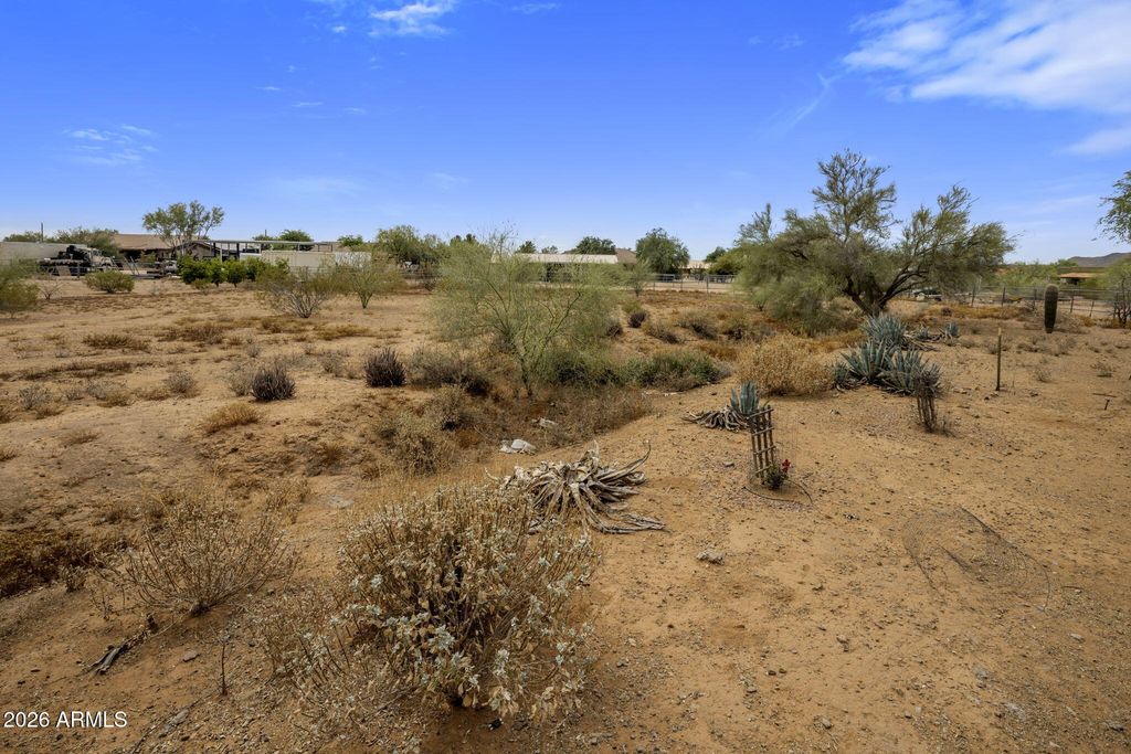Image 34 of property listing at 229 E JORDON Lane, Phoenix, AZ 85086
