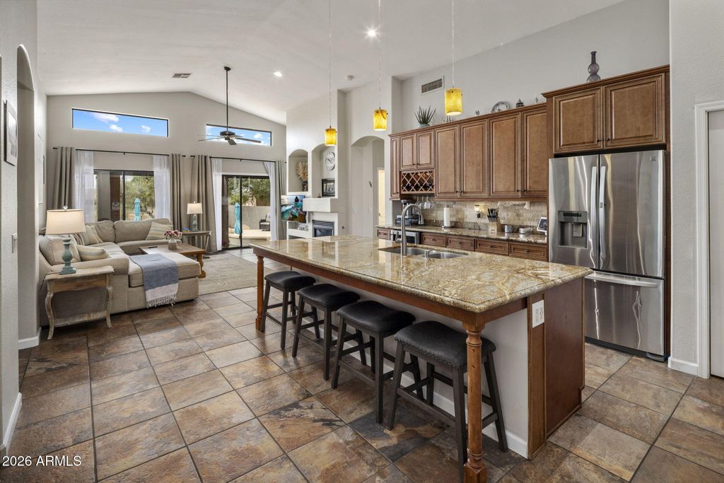 Image 5 of property listing at 229 E JORDON Lane, Phoenix, AZ 85086