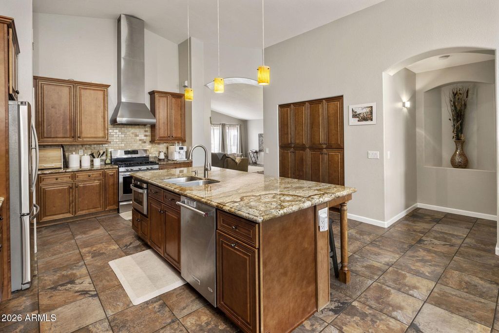 Image 6 of property listing at 229 E JORDON Lane, Phoenix, AZ 85086