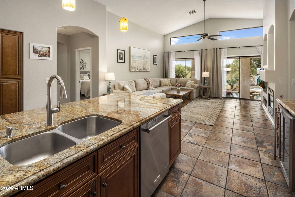 Image 8 of property listing at 229 E JORDON Lane, Phoenix, AZ 85086