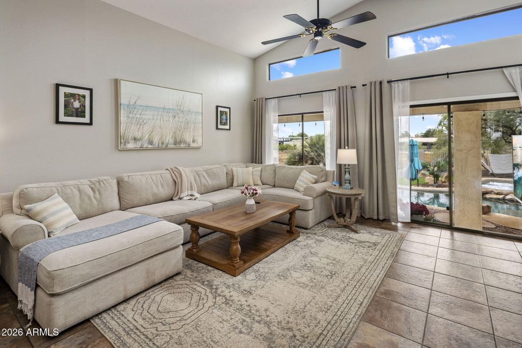 Image 9 of property listing at 229 E JORDON Lane, Phoenix, AZ 85086