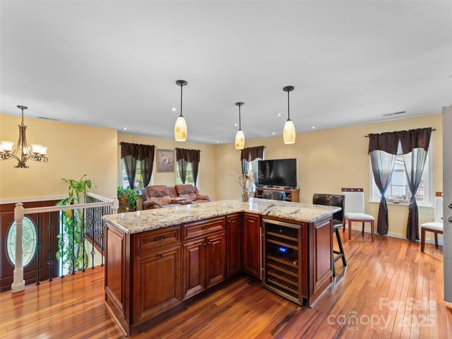 5 Granite Drive, Hendersonville, NC 28792