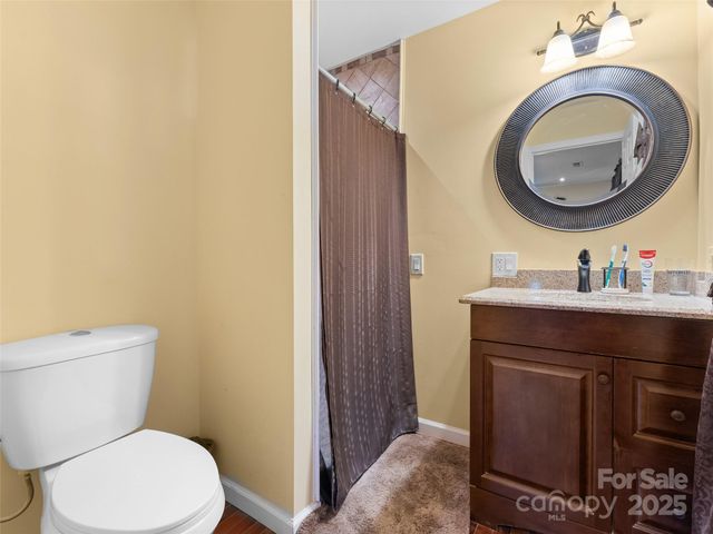 5 Granite Drive, Hendersonville, NC 28792