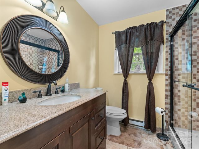 5 Granite Drive, Hendersonville, NC 28792