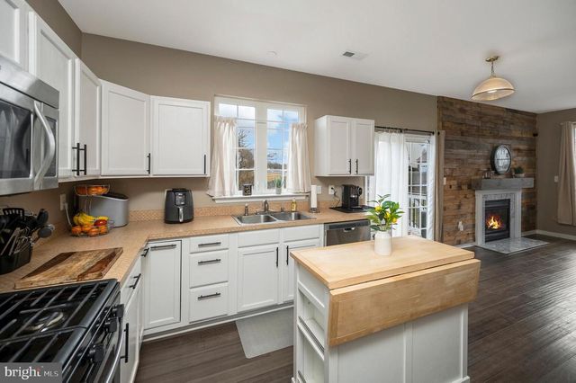 6808 ROBNEL CT, Fredericksburg, VA 22407