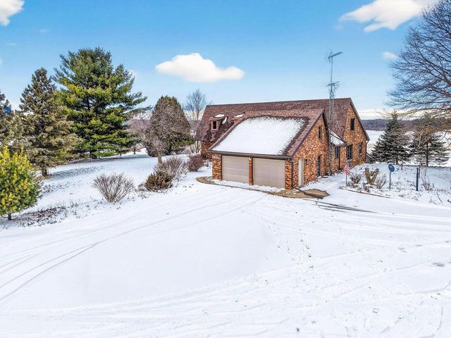 S4166 Crawford Street, Baraboo, WI 53913