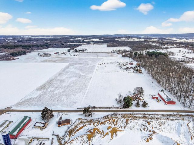 S4166 Crawford Street, Baraboo, WI 53913