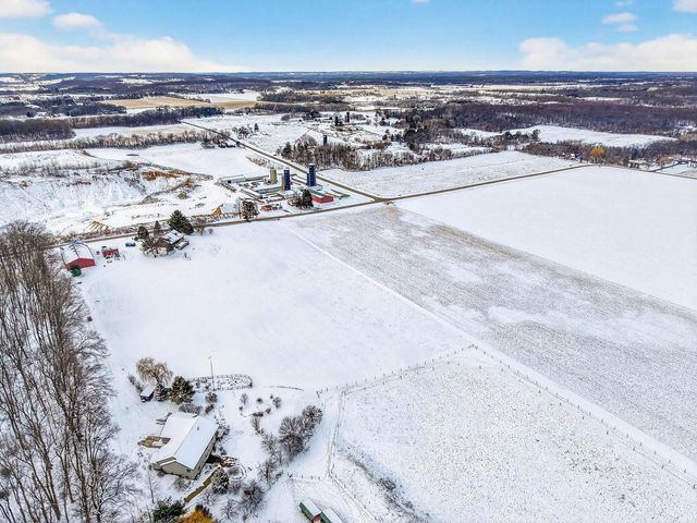 S4166 Crawford Street, Baraboo, WI 53913