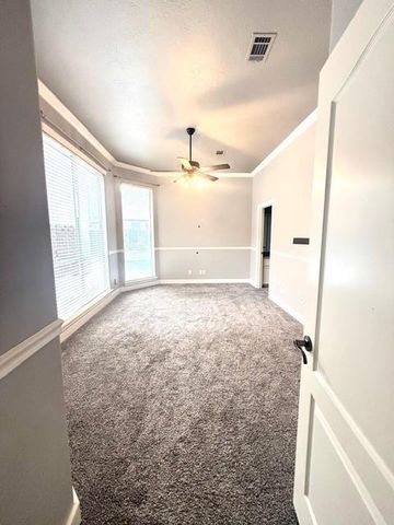 211 Wedgewood Drive, Montgomery, TX 77356