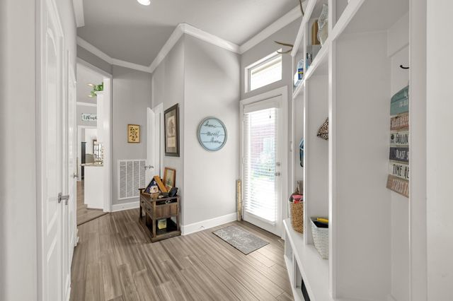 211 Wedgewood Drive, Montgomery, TX 77356