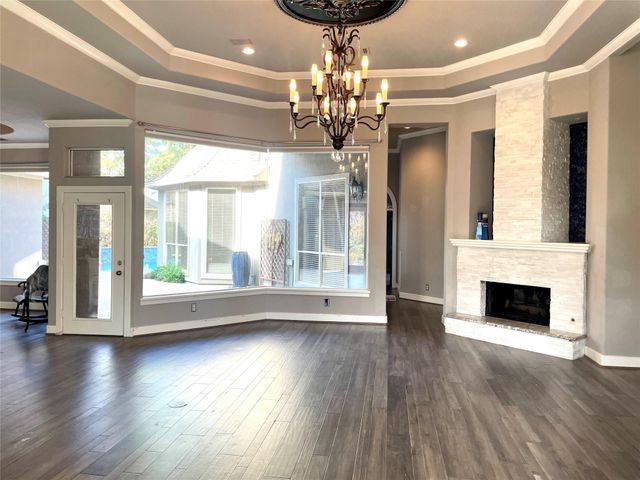 211 Wedgewood Drive, Montgomery, TX 77356