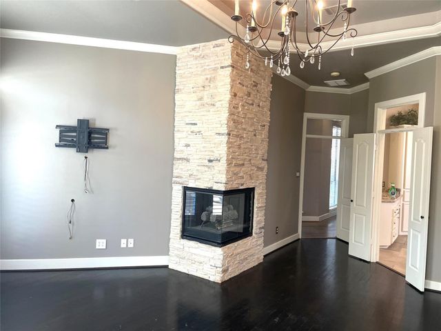 211 Wedgewood Drive, Montgomery, TX 77356