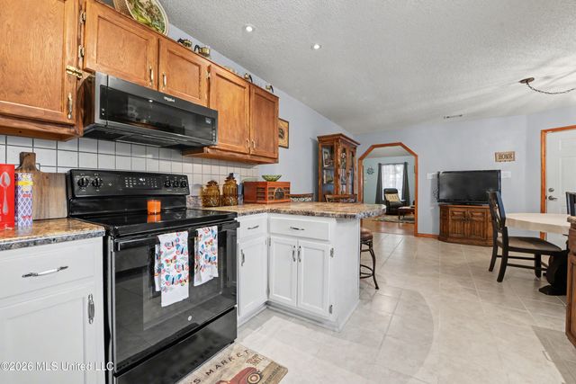 9208 Seahorse Avenue, Ocean Springs, MS 39564