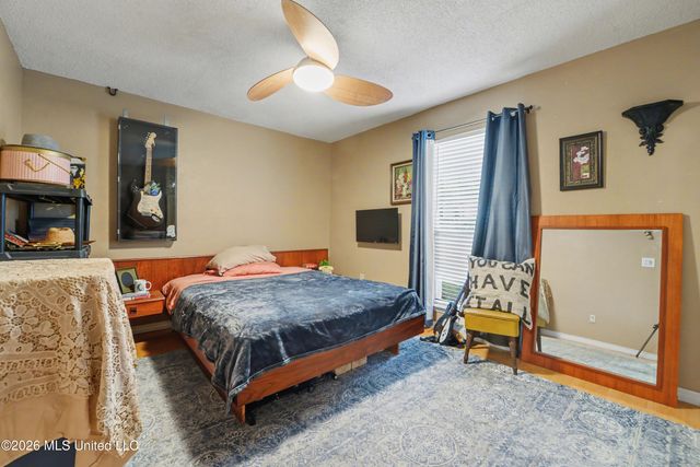 9208 Seahorse Avenue, Ocean Springs, MS 39564