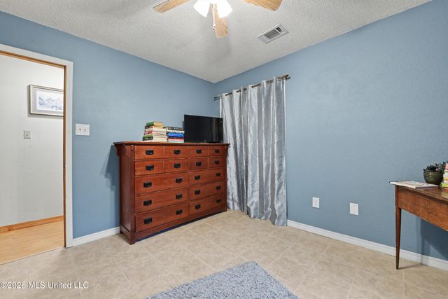 9208 Seahorse Avenue, Ocean Springs, MS 39564