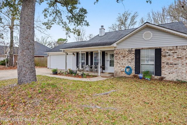 9208 Seahorse Avenue, Ocean Springs, MS 39564