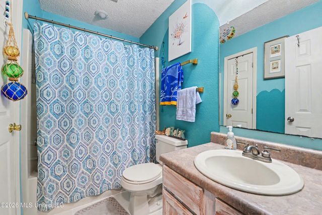 9208 Seahorse Avenue, Ocean Springs, MS 39564