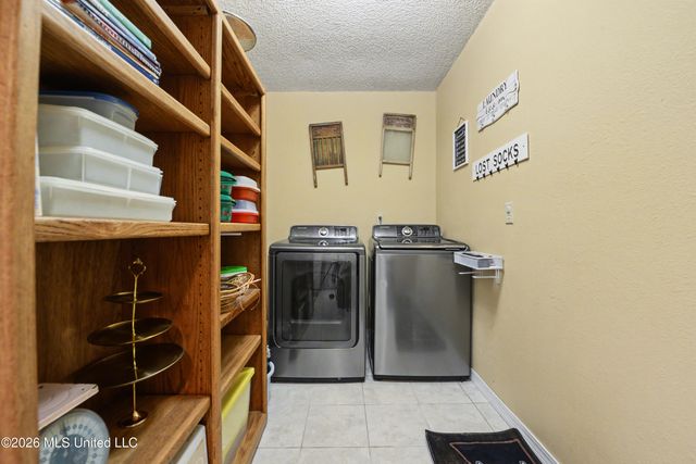 9208 Seahorse Avenue, Ocean Springs, MS 39564