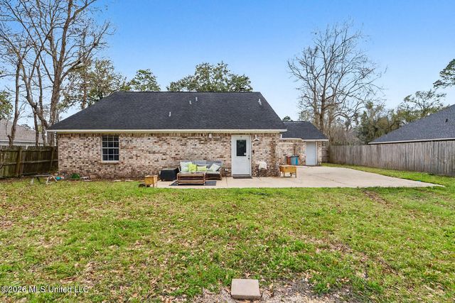 9208 Seahorse Avenue, Ocean Springs, MS 39564