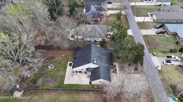 9208 Seahorse Avenue, Ocean Springs, MS 39564