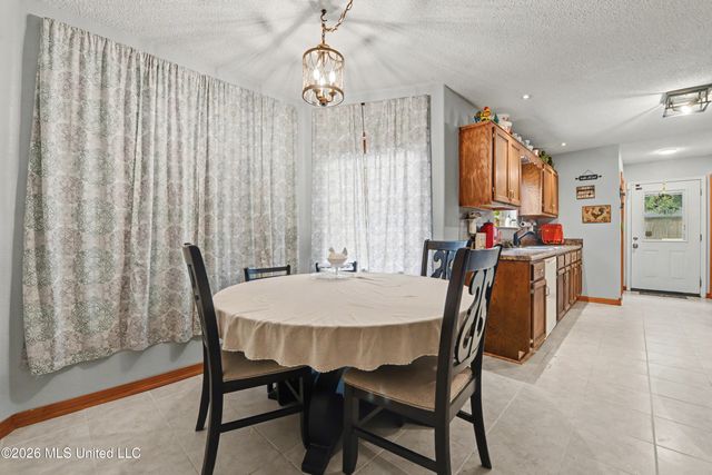 9208 Seahorse Avenue, Ocean Springs, MS 39564