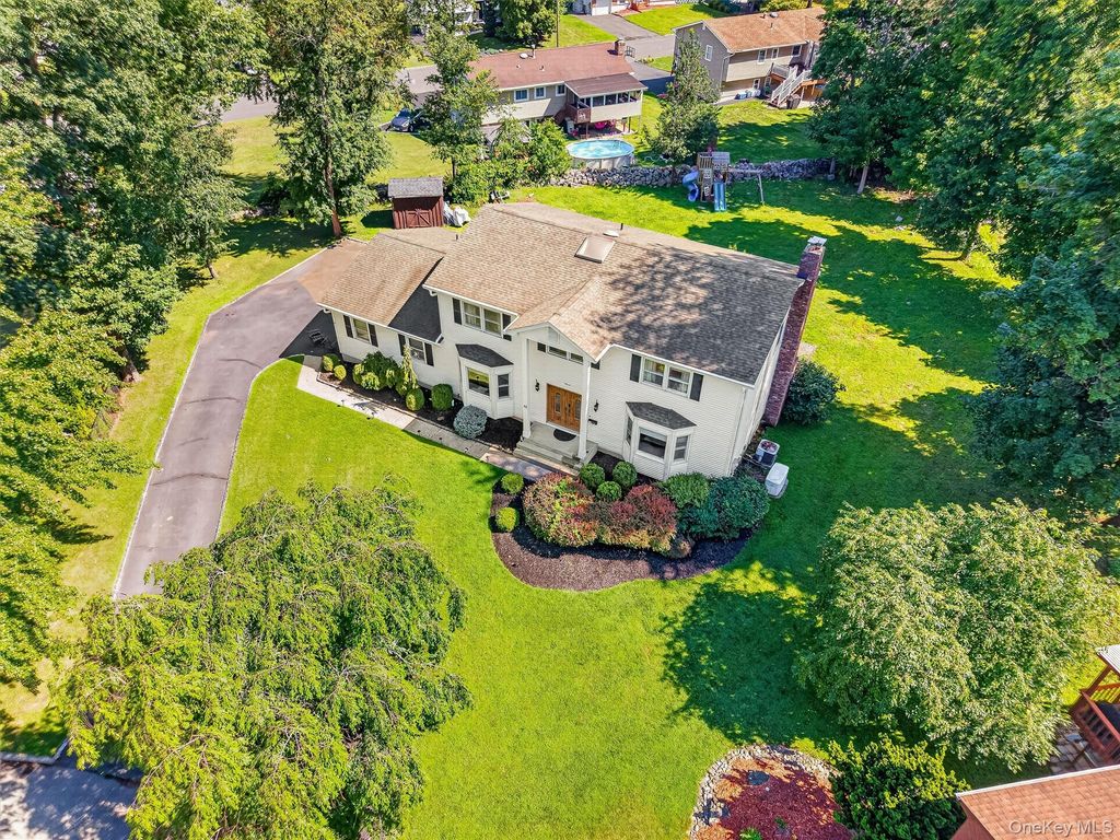 11 Allison Circle, Garnerville, NY 10923 — photo 4
