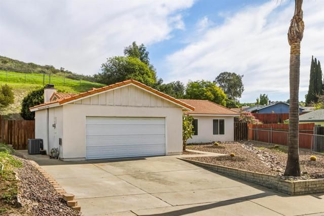 9909 Halberns Boulevard, Santee, CA 92071