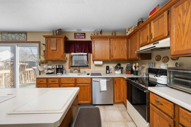 4327 REGENCY Place, Davenport, IA 52806