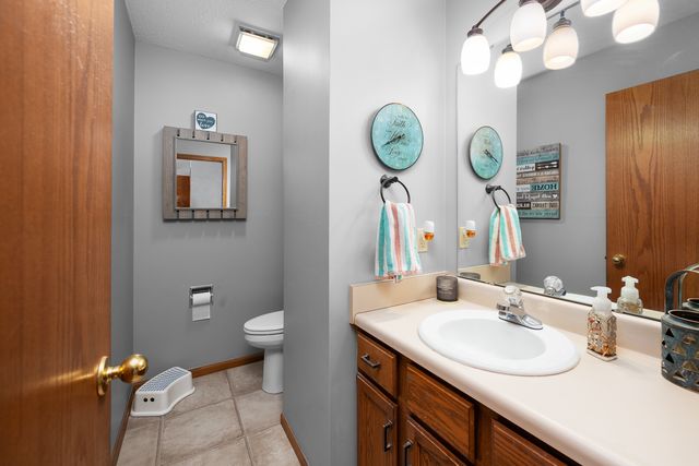 4327 REGENCY Place, Davenport, IA 52806