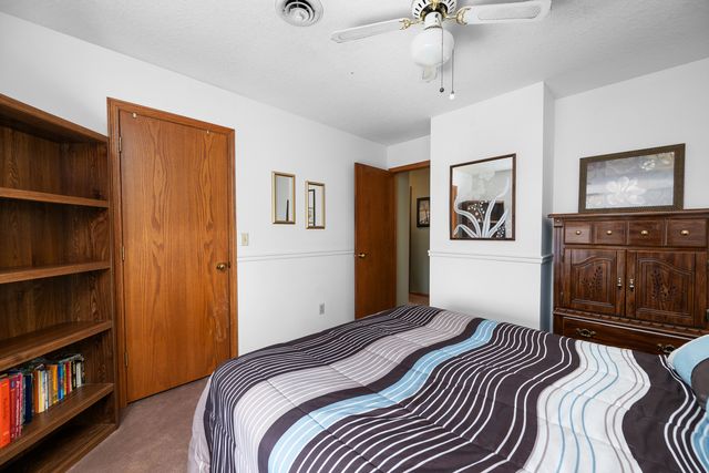 4327 REGENCY Place, Davenport, IA 52806