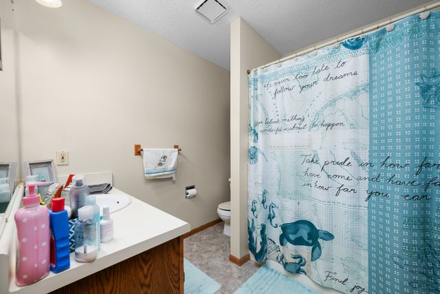 4327 REGENCY Place, Davenport, IA 52806