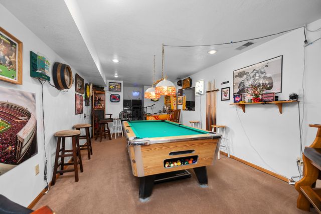 4327 REGENCY Place, Davenport, IA 52806