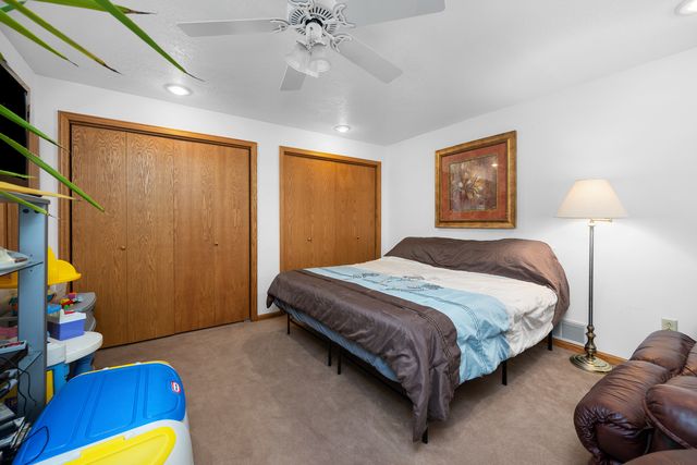 4327 REGENCY Place, Davenport, IA 52806