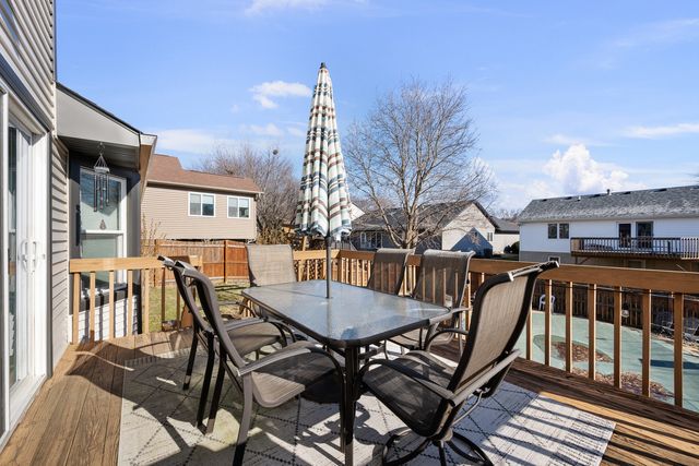 4327 REGENCY Place, Davenport, IA 52806