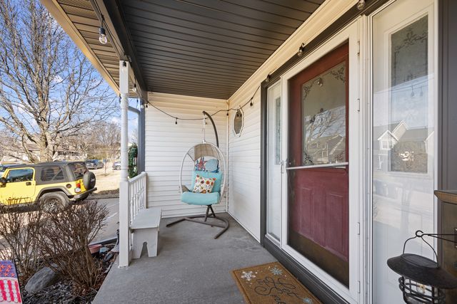 4327 REGENCY Place, Davenport, IA 52806