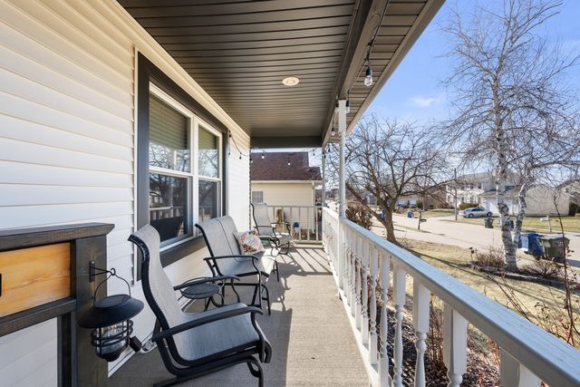 4327 REGENCY Place, Davenport, IA 52806