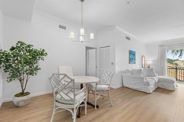11740 St Andrews Place 304, Wellington, FL 33414