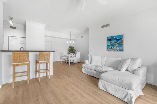 11740 St Andrews Place 304, Wellington, FL 33414