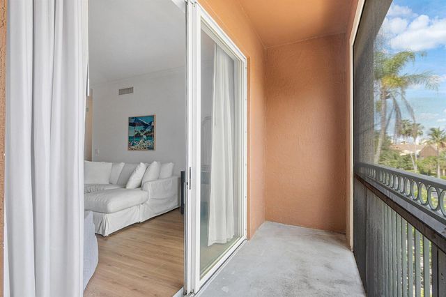 11740 St Andrews Place 304, Wellington, FL 33414