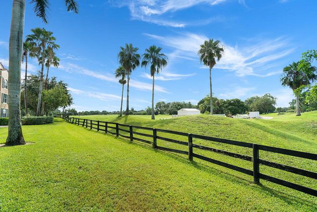 11740 St Andrews Place 304, Wellington, FL 33414