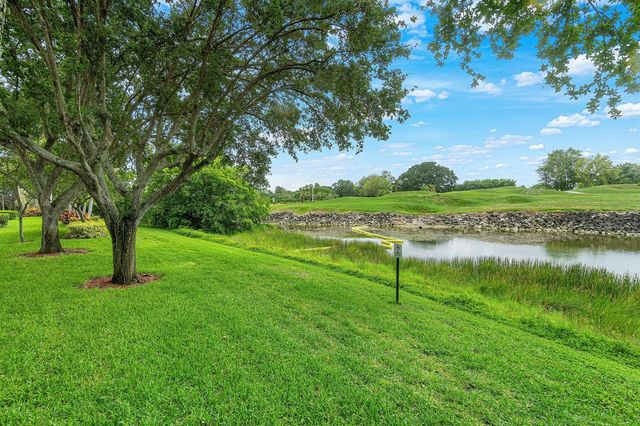 11740 St Andrews Place 304, Wellington, FL 33414